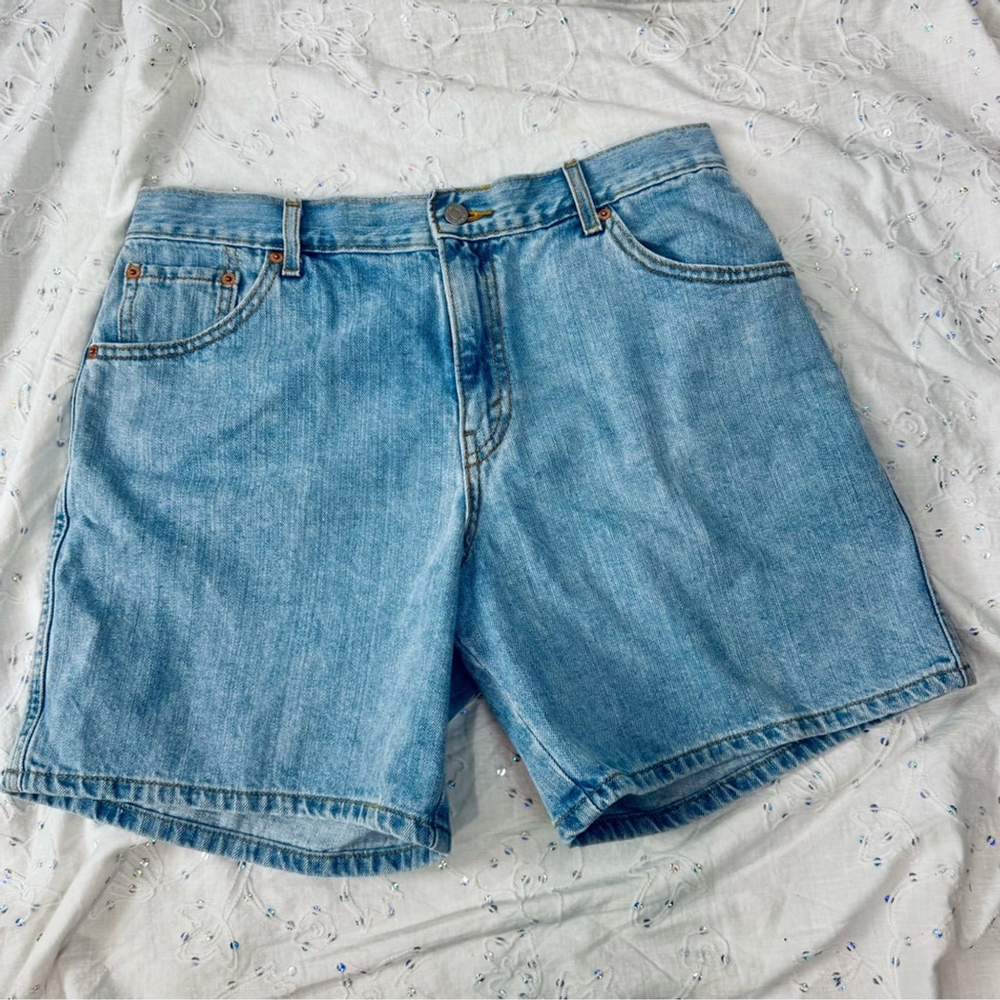 Levi’s 550 Relaxed Fit Jean Shorts – Light Wash – Size 14 Miss / Women’s 8